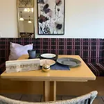 Goldener Hahn Pool, Sauna & Fruehstuecksservice