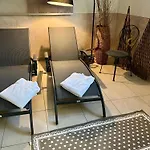 Goldener Hahn Pool, Sauna & Fruehstuecksservice Appartamento
