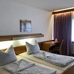 Goldener Hahn Pool, Sauna & Fruehstuecksservice Baiersbronn