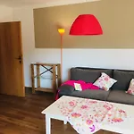 Goldener Hahn Pool, Sauna & Fruehstuecksservice