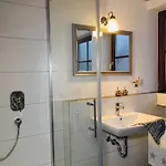 Appartamento Goldener Hahn Pool, Sauna & Fruehstuecksservice