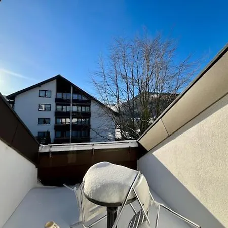 Апартаменты Goldener Hahn Pool, Sauna & Fruehstuecksservice Байрсброн