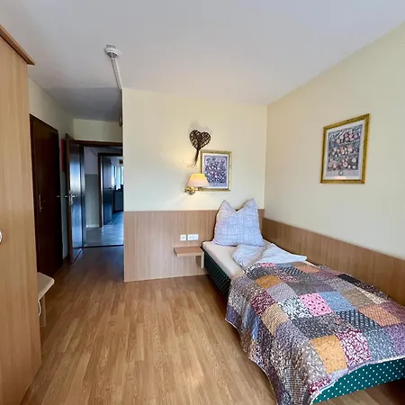 Apartment Goldener Hahn - Mit Service Nahe Gartenschau Tal X *