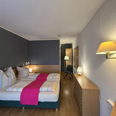 Goldener Hahn - Mit Service Nahe Gartenschau Tal X Apartment