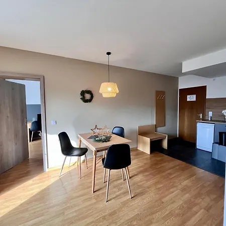 Goldener Hahn Pool, Sauna & Fruehstuecksservice