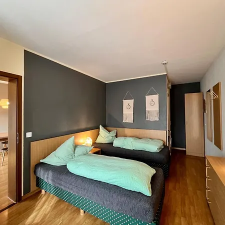 Апартаменты Goldener Hahn Pool, Sauna & Fruehstuecksservice *