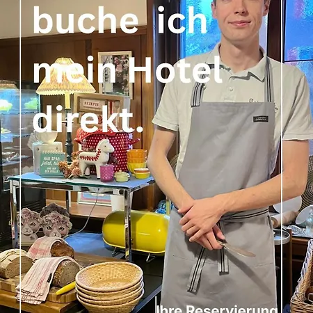 Goldener Hahn Pool, Sauna & Fruehstuecksservice شقة