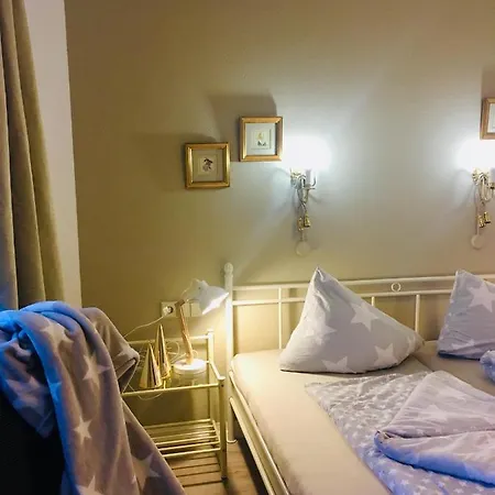 Goldener Hahn Pool, Sauna & Fruehstuecksservice Апартаменты